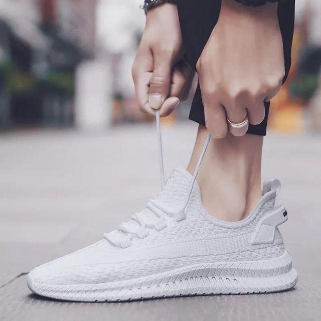 Men's Lightweight Breathable Slip On Running Sports Shoes